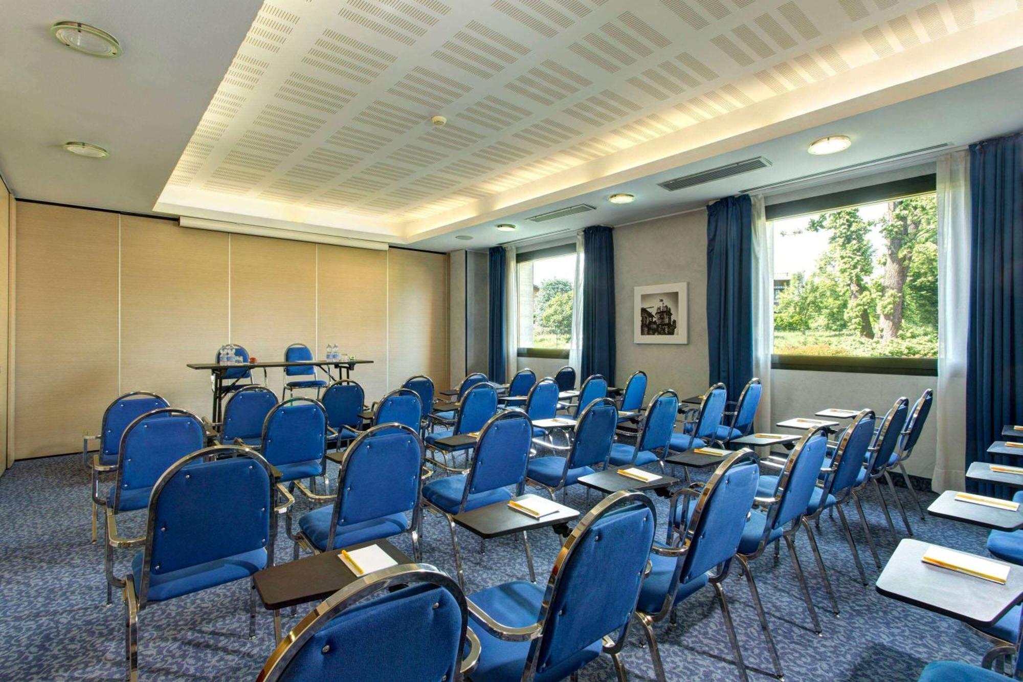 Dolce By Wyndham Milan Malpensa Hotel Somma Lombardo Exterior photo